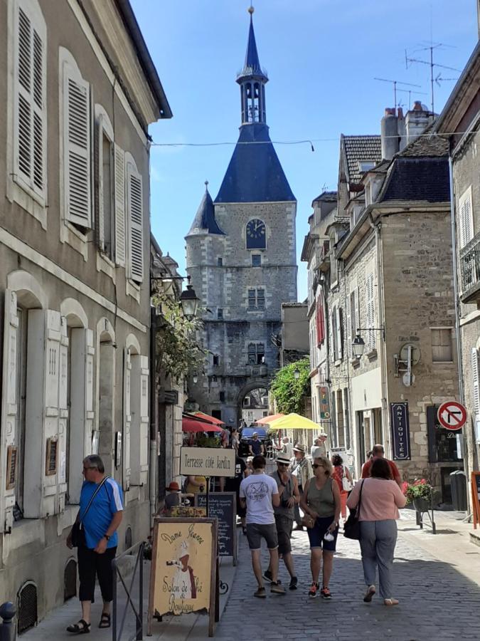 Appartement 48M2 Pour 6 Personnes Au Centre Ville Historique Avec Parking Gratuit Et Une Borne De Recharge Pour Voiture A 10 Metres Avallon Zewnętrze zdjęcie