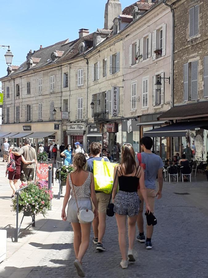 Appartement 48M2 Pour 6 Personnes Au Centre Ville Historique Avec Parking Gratuit Et Une Borne De Recharge Pour Voiture A 10 Metres Avallon Zewnętrze zdjęcie