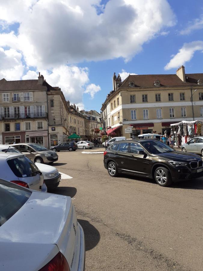Appartement 48M2 Pour 6 Personnes Au Centre Ville Historique Avec Parking Gratuit Et Une Borne De Recharge Pour Voiture A 10 Metres Avallon Zewnętrze zdjęcie