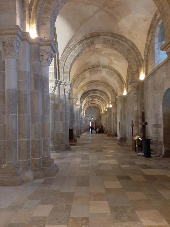 Appartement 48M2 Pour 6 Personnes Au Centre Ville Historique Avec Parking Gratuit Et Une Borne De Recharge Pour Voiture A 10 Metres Avallon Zewnętrze zdjęcie